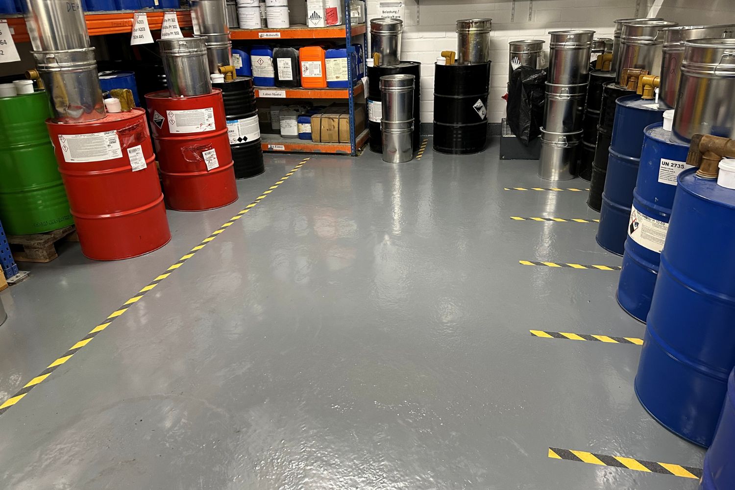 Sklad veľkých kanistrov