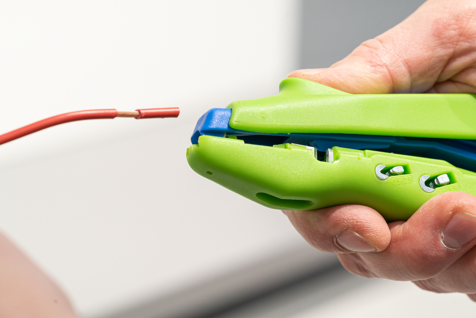 Duo-Crimp No. 300 Green Line | Odizolovacie náradie je vyrobené až z 97 % z obnoviteľných surovín, na odizolovanie a krimpovanie, pracovný rozsah 0,5 mm² - 6,0 mm²