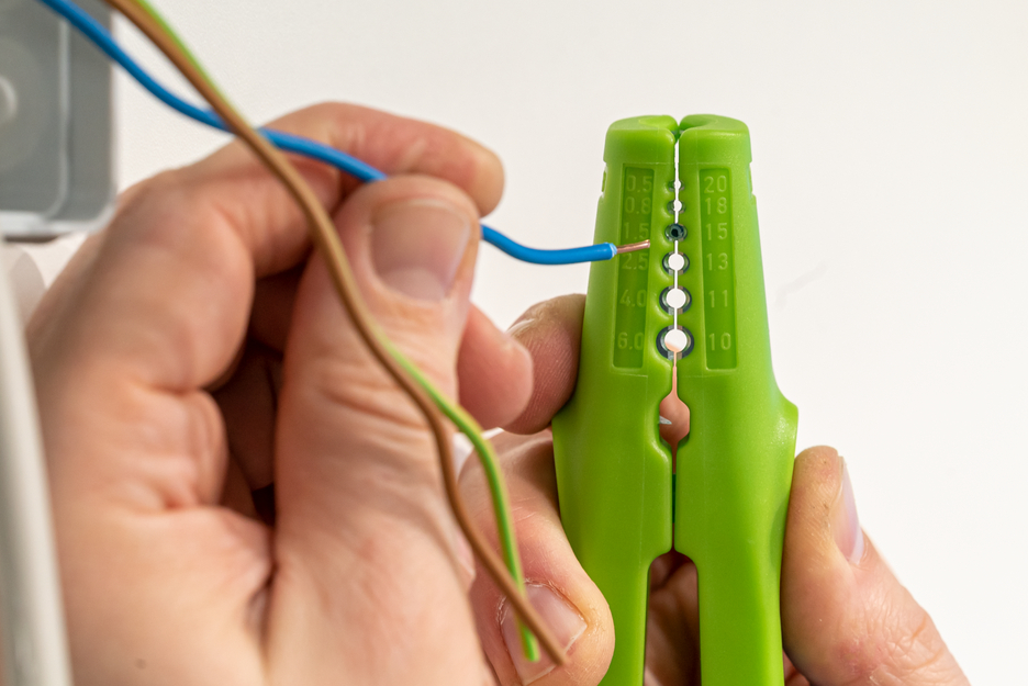 Multi-Stripper No. 400 Green Line | Odizolovacie náradie je vyrobené až z 97 % z obnoviteľných surovín, multifunkčný odizolovač, odizolovanie pracovnej plochy 0,5 - 6,0 mm² / odizolovanie Ø 8 - 13 mm