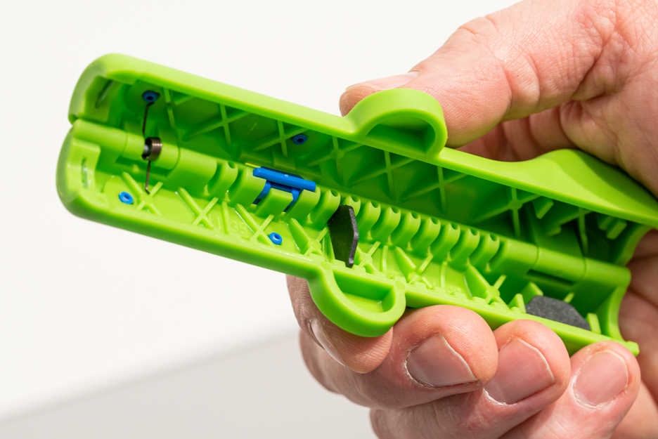 Round Cable Stripper No. 13 Green Line | Odizolovacie náradie je vyrobené až z 97 % z obnoviteľných surovín I na odizolovanie všetkých bežných kruhových káblov I pracovný rozsah Ø 6,0 - 13,0 mm