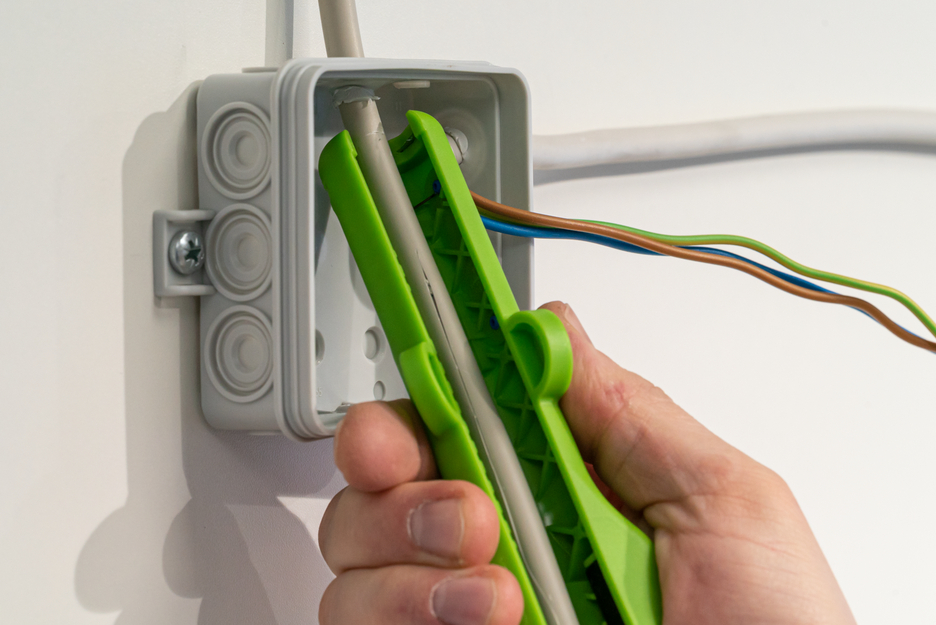 Round Cable Stripper No. 13 Green Line | Odizolovacie náradie je vyrobené až z 97 % z obnoviteľných surovín I na odizolovanie všetkých bežných kruhových káblov I pracovný rozsah Ø 6,0 - 13,0 mm
