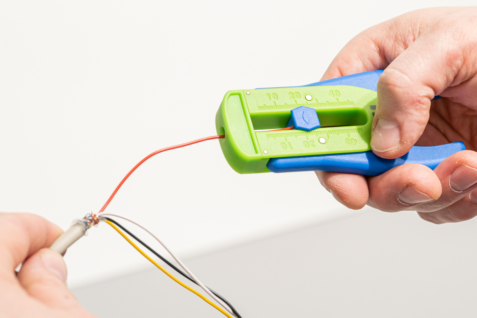 Precision Wire Stripper S Green Line | udržateľný nástroj na odizolovanie I pre tenké vodiče a drôty, rozsah odizolovania od 0,12 mm do 0,8 mm (36-20 AWG)