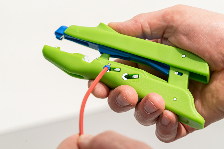 Duo-Crimp No. 300 Green Line | Odizolovacie náradie je vyrobené až z 97 % z obnoviteľných surovín, na odizolovanie a krimpovanie, pracovný rozsah 0,5 mm² - 6,0 mm²