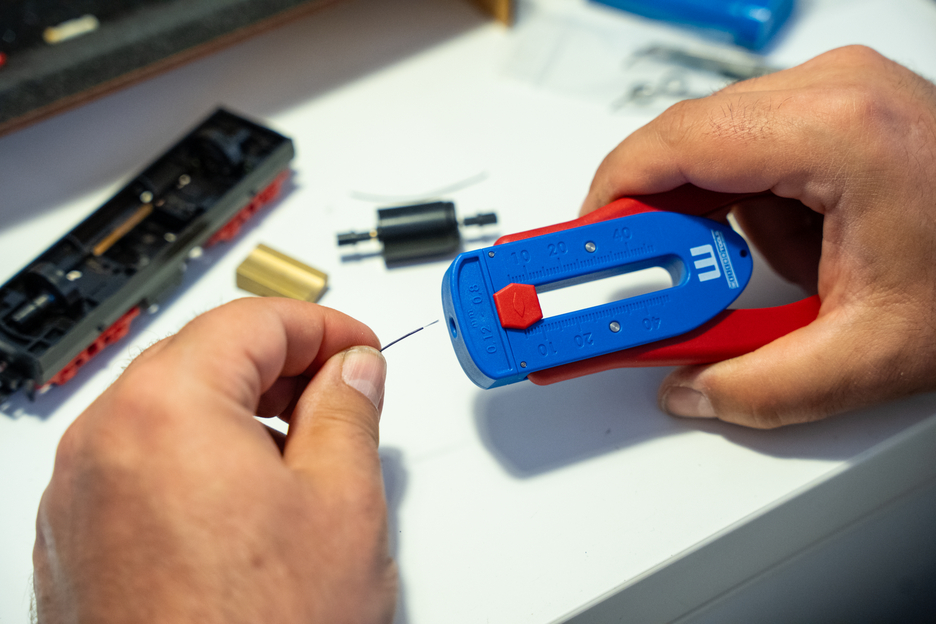 Precision Wire Stripper S | pre jemné vodiče a drôty | rozsah odizolovania od 0,12 mm - 0,8 mm (36-20 AWG)