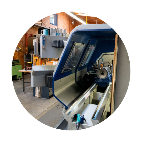 Stroj na výrobu nástrojov